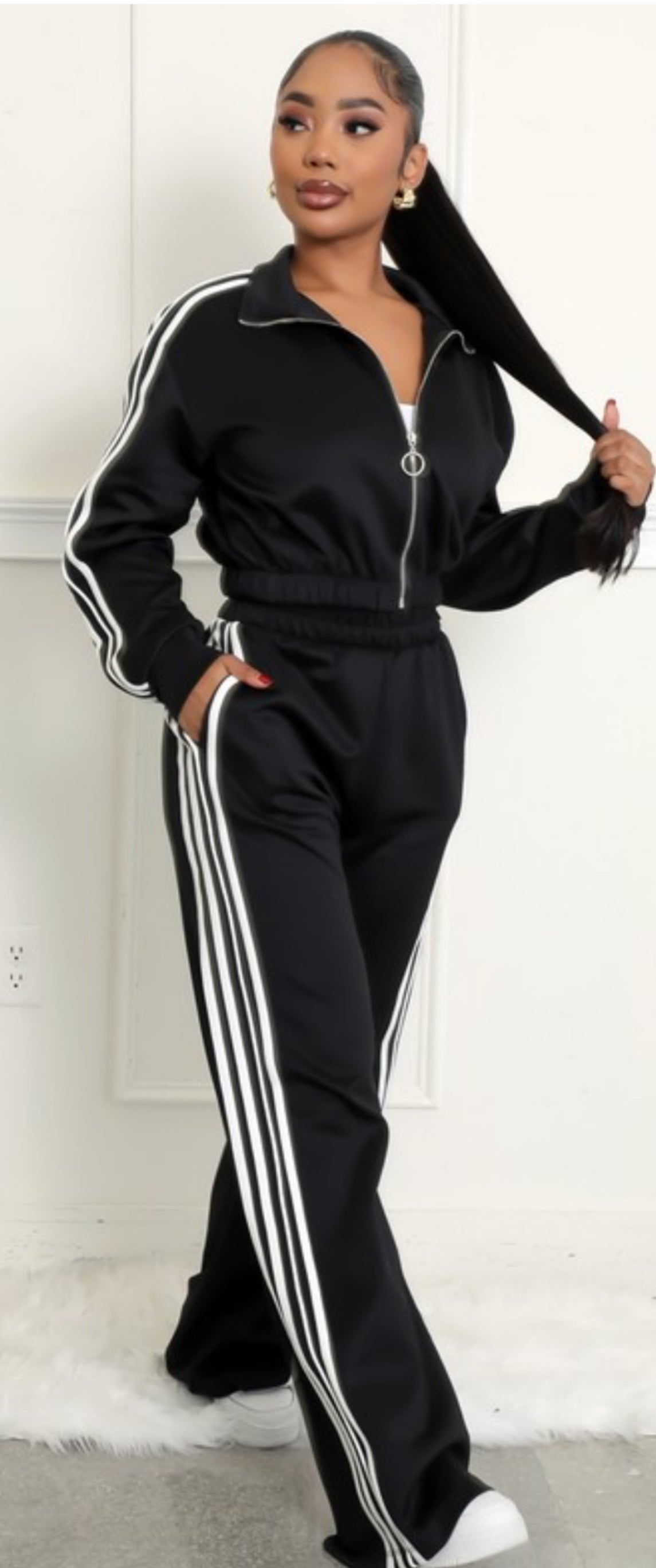 The Kiani Black Track Set